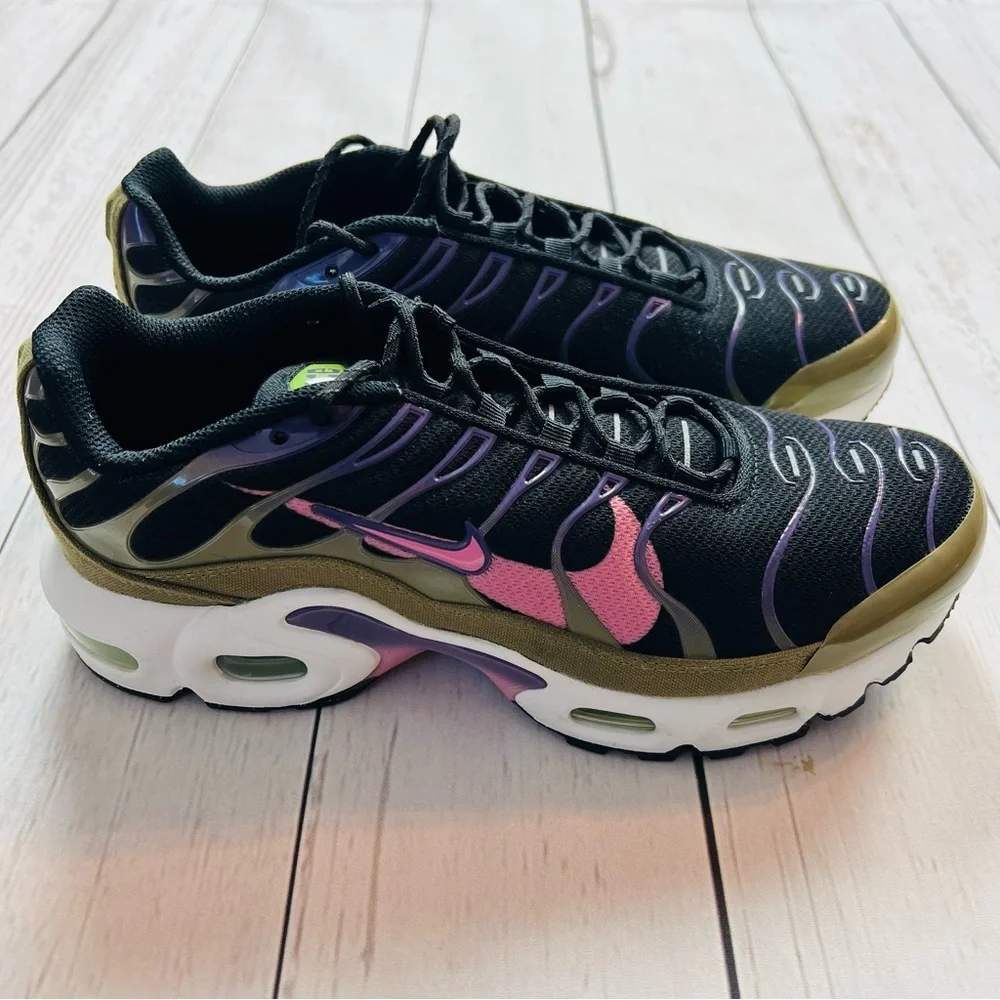 Nike Air Max Plus Black Purple Pink DX3093-001 Running Shoes